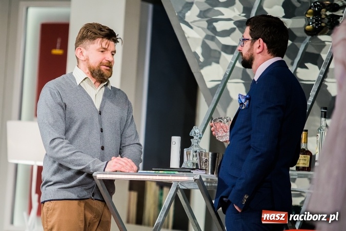 Zdjęcie w galerii na portalu naszraciborz.pl: Krakowska Bagatela z Magdą Walach wystąpiła w Raciborskim Centrum Kultury wiadomości z regionu