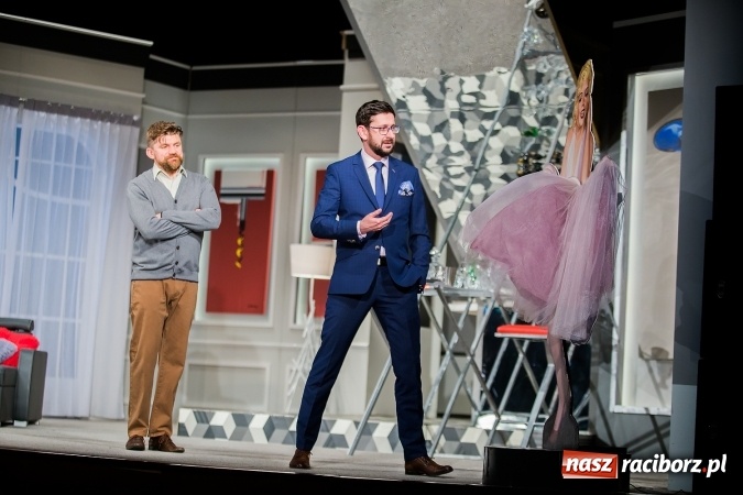 Zdjęcie w galerii na portalu naszraciborz.pl: Krakowska Bagatela z Magdą Walach wystąpiła w Raciborskim Centrum Kultury wiadomości z regionu