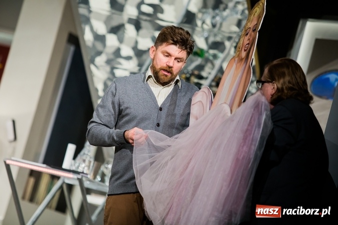 Zdjęcie w galerii na portalu naszraciborz.pl: Krakowska Bagatela z Magdą Walach wystąpiła w Raciborskim Centrum Kultury wiadomości z regionu