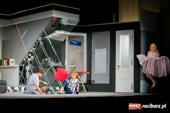 Zdjęcie w galerii na portalu naszraciborz.pl: Krakowska Bagatela z Magdą Walach wystąpiła w Raciborskim Centrum Kultury wiadomości z regionu