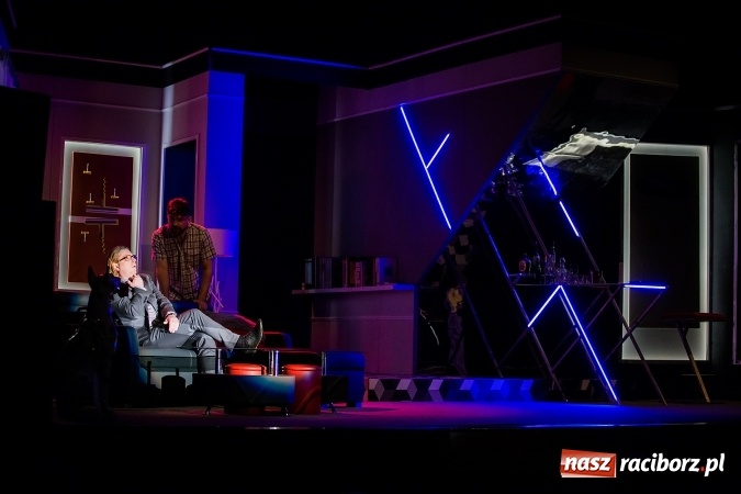 Zdjęcie w galerii na portalu naszraciborz.pl: Krakowska Bagatela z Magdą Walach wystąpiła w Raciborskim Centrum Kultury wiadomości z regionu