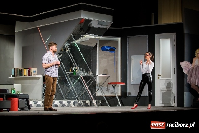 Zdjęcie w galerii na portalu naszraciborz.pl: Krakowska Bagatela z Magdą Walach wystąpiła w Raciborskim Centrum Kultury wiadomości z regionu