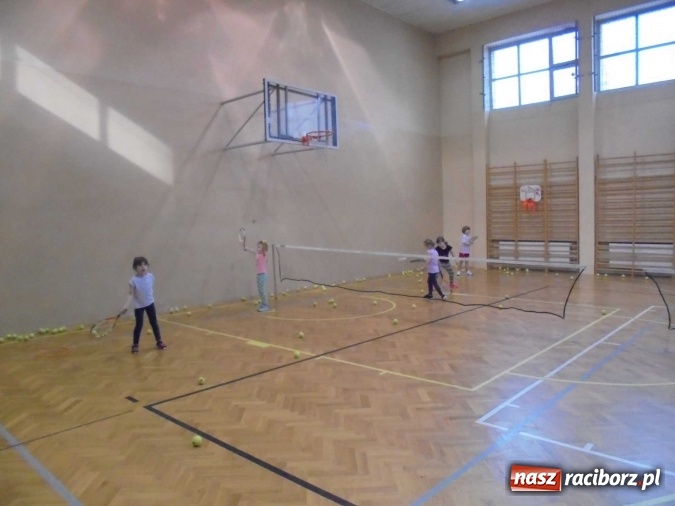 Zdjęcie w galerii na portalu naszraciborz.pl: TKKF Rafako maluchom  wiadomości z regionu