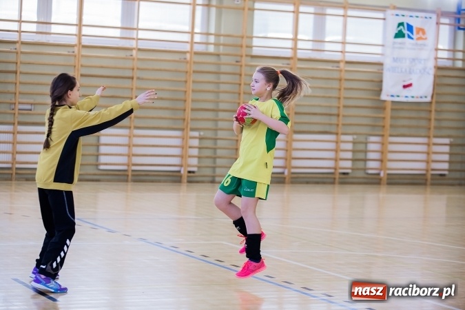 Zdjęcie w galerii na portalu naszraciborz.pl: 7. Turniej Piłki Ręcznej Dziewcząt o Puchar Starosty Raciborskiego wiadomości z regionu