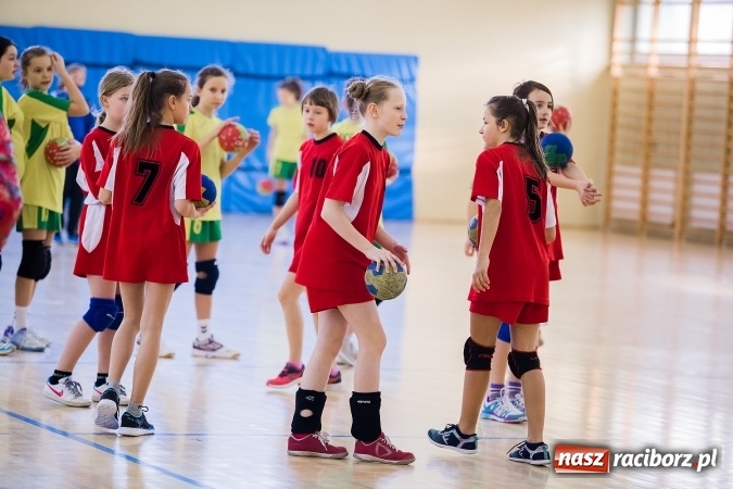 Zdjęcie w galerii na portalu naszraciborz.pl: 7. Turniej Piłki Ręcznej Dziewcząt o Puchar Starosty Raciborskiego wiadomości z regionu