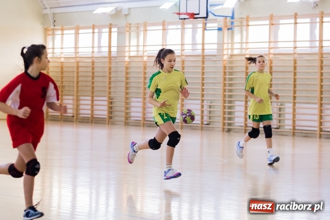 Zdjęcie w galerii na portalu naszraciborz.pl: 7. Turniej Piłki Ręcznej Dziewcząt o Puchar Starosty Raciborskiego wiadomości z regionu