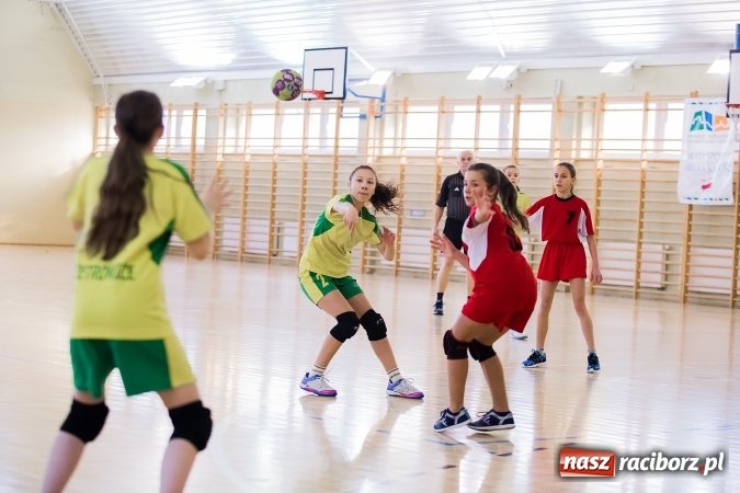 Zdjęcie w galerii na portalu naszraciborz.pl: 7. Turniej Piłki Ręcznej Dziewcząt o Puchar Starosty Raciborskiego wiadomości z regionu