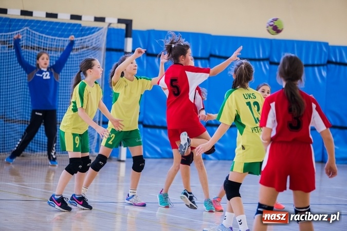 Zdjęcie w galerii na portalu naszraciborz.pl: 7. Turniej Piłki Ręcznej Dziewcząt o Puchar Starosty Raciborskiego wiadomości z regionu