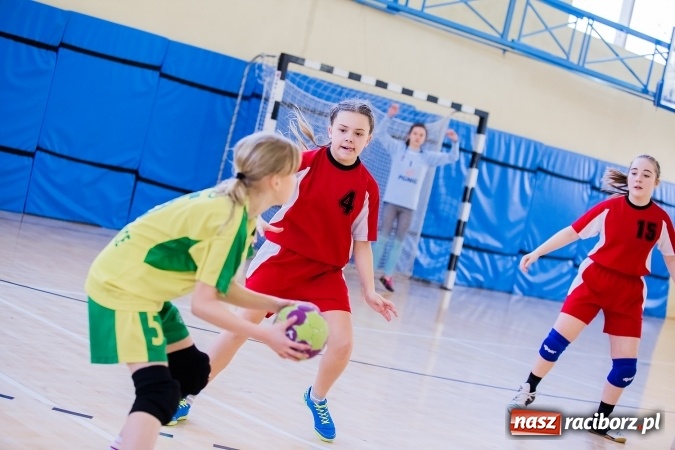 Zdjęcie w galerii na portalu naszraciborz.pl: 7. Turniej Piłki Ręcznej Dziewcząt o Puchar Starosty Raciborskiego wiadomości z regionu