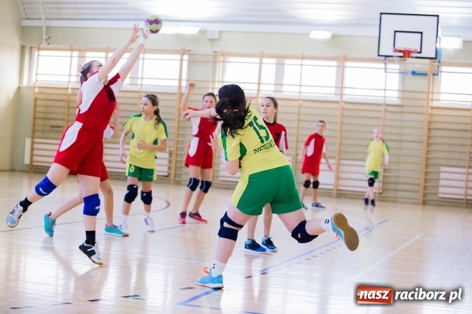 Zdjęcie w galerii na portalu naszraciborz.pl: 7. Turniej Piłki Ręcznej Dziewcząt o Puchar Starosty Raciborskiego wiadomości z regionu