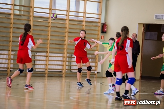Zdjęcie w galerii na portalu naszraciborz.pl: 7. Turniej Piłki Ręcznej Dziewcząt o Puchar Starosty Raciborskiego wiadomości z regionu