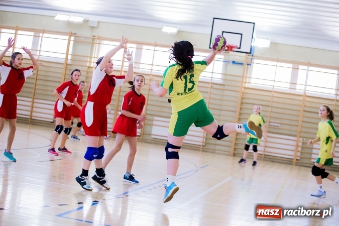 Zdjęcie w galerii na portalu naszraciborz.pl: 7. Turniej Piłki Ręcznej Dziewcząt o Puchar Starosty Raciborskiego wiadomości z regionu