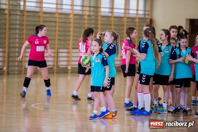 Zdjęcie w galerii na portalu naszraciborz.pl: 7. Turniej Piłki Ręcznej Dziewcząt o Puchar Starosty Raciborskiego wiadomości z regionu