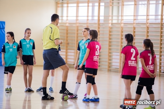 Zdjęcie w galerii na portalu naszraciborz.pl: 7. Turniej Piłki Ręcznej Dziewcząt o Puchar Starosty Raciborskiego wiadomości z regionu