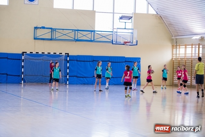 Zdjęcie w galerii na portalu naszraciborz.pl: 7. Turniej Piłki Ręcznej Dziewcząt o Puchar Starosty Raciborskiego wiadomości z regionu