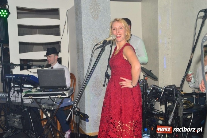 Zdjęcie w galerii na portalu naszraciborz.pl: Zabawa do białego rana, czyli z wizytą na balu charytatywnym ZSS wiadomości z regionu