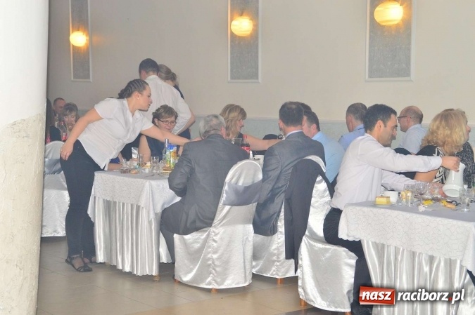 Zdjęcie w galerii na portalu naszraciborz.pl: Zabawa do białego rana, czyli z wizytą na balu charytatywnym ZSS wiadomości z regionu