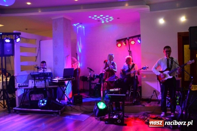 Zdjęcie w galerii na portalu naszraciborz.pl: Zabawa do białego rana, czyli z wizytą na balu charytatywnym ZSS wiadomości z regionu