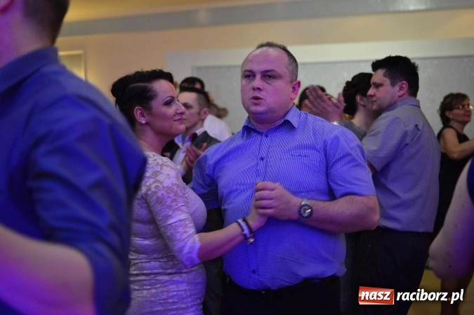 Zdjęcie w galerii na portalu naszraciborz.pl: Zabawa do białego rana, czyli z wizytą na balu charytatywnym ZSS wiadomości z regionu