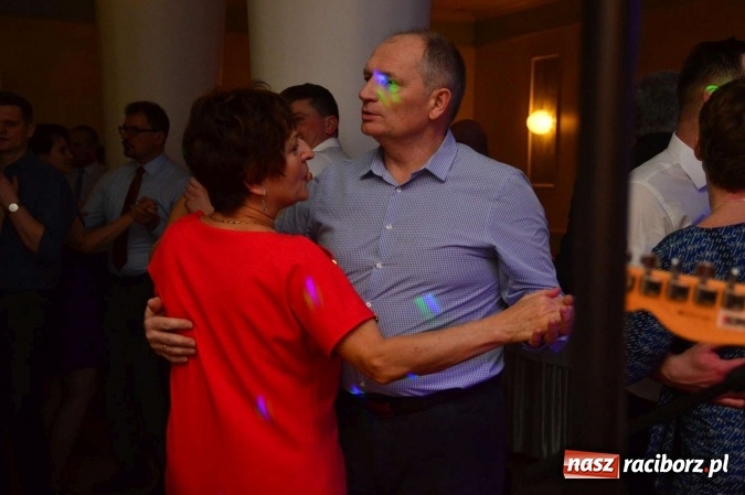 Zdjęcie w galerii na portalu naszraciborz.pl: Zabawa do białego rana, czyli z wizytą na balu charytatywnym ZSS wiadomości z regionu