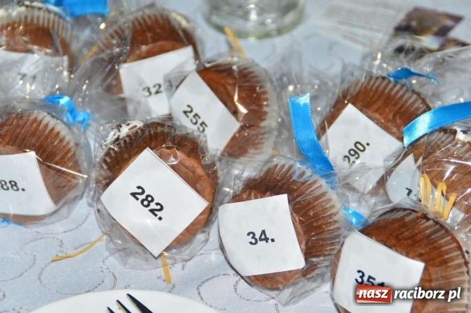 Zdjęcie w galerii na portalu naszraciborz.pl: Zabawa do białego rana, czyli z wizytą na balu charytatywnym ZSS wiadomości z regionu