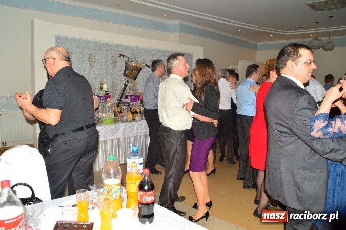 Zdjęcie w galerii na portalu naszraciborz.pl: Zabawa do białego rana, czyli z wizytą na balu charytatywnym ZSS wiadomości z regionu