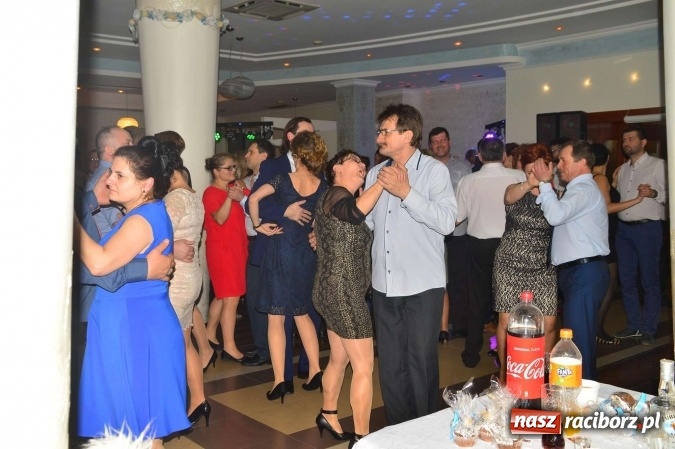 Zdjęcie w galerii na portalu naszraciborz.pl: Zabawa do białego rana, czyli z wizytą na balu charytatywnym ZSS wiadomości z regionu