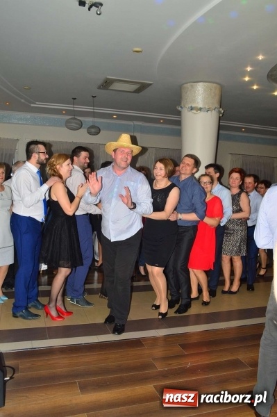 Zdjęcie w galerii na portalu naszraciborz.pl: Zabawa do białego rana, czyli z wizytą na balu charytatywnym ZSS wiadomości z regionu