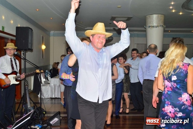 Zdjęcie w galerii na portalu naszraciborz.pl: Zabawa do białego rana, czyli z wizytą na balu charytatywnym ZSS wiadomości z regionu