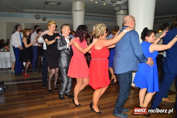 Zdjęcie w galerii na portalu naszraciborz.pl: Zabawa do białego rana, czyli z wizytą na balu charytatywnym ZSS wiadomości z regionu