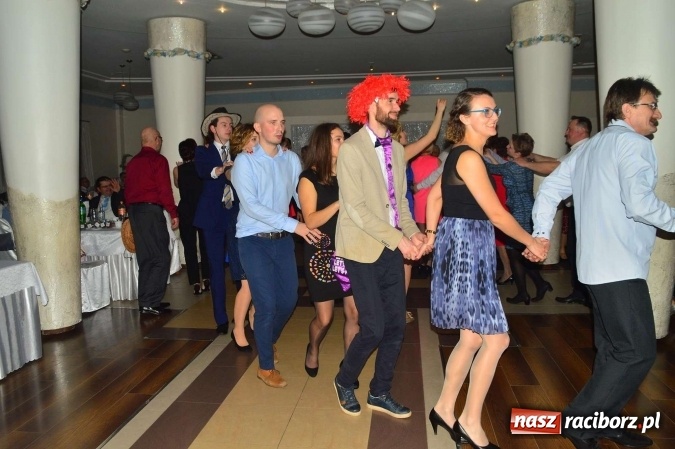 Zdjęcie w galerii na portalu naszraciborz.pl: Zabawa do białego rana, czyli z wizytą na balu charytatywnym ZSS wiadomości z regionu