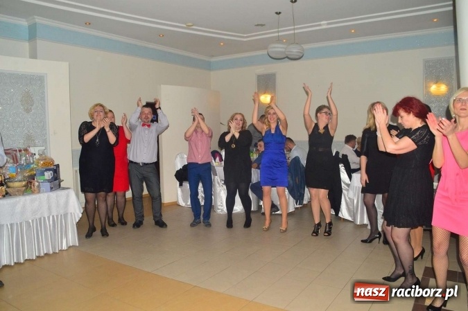 Zdjęcie w galerii na portalu naszraciborz.pl: Zabawa do białego rana, czyli z wizytą na balu charytatywnym ZSS wiadomości z regionu