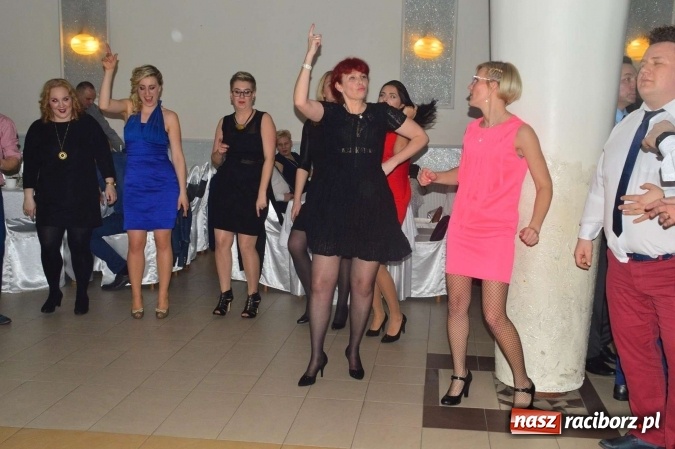 Zdjęcie w galerii na portalu naszraciborz.pl: Zabawa do białego rana, czyli z wizytą na balu charytatywnym ZSS wiadomości z regionu