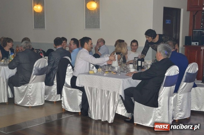 Zdjęcie w galerii na portalu naszraciborz.pl: Zabawa do białego rana, czyli z wizytą na balu charytatywnym ZSS wiadomości z regionu