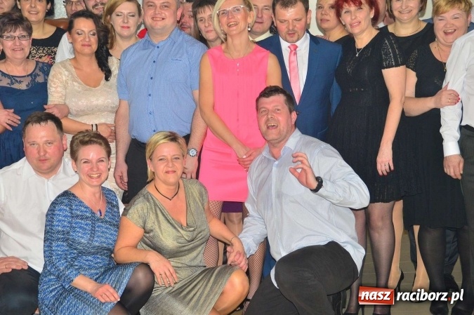 Zdjęcie w galerii na portalu naszraciborz.pl: Zabawa do białego rana, czyli z wizytą na balu charytatywnym ZSS wiadomości z regionu