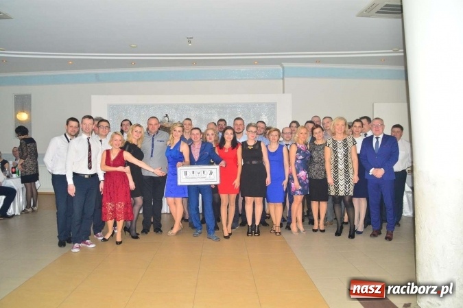 Zdjęcie w galerii na portalu naszraciborz.pl: Zabawa do białego rana, czyli z wizytą na balu charytatywnym ZSS wiadomości z regionu