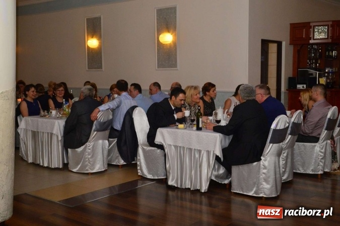 Zdjęcie w galerii na portalu naszraciborz.pl: Zabawa do białego rana, czyli z wizytą na balu charytatywnym ZSS wiadomości z regionu