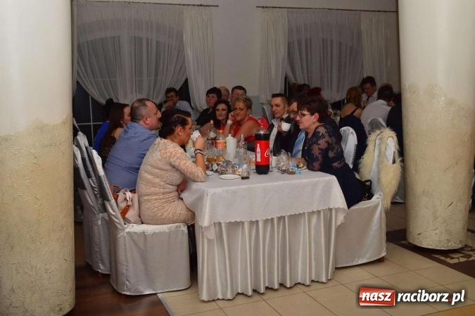 Zdjęcie w galerii na portalu naszraciborz.pl: Zabawa do białego rana, czyli z wizytą na balu charytatywnym ZSS wiadomości z regionu