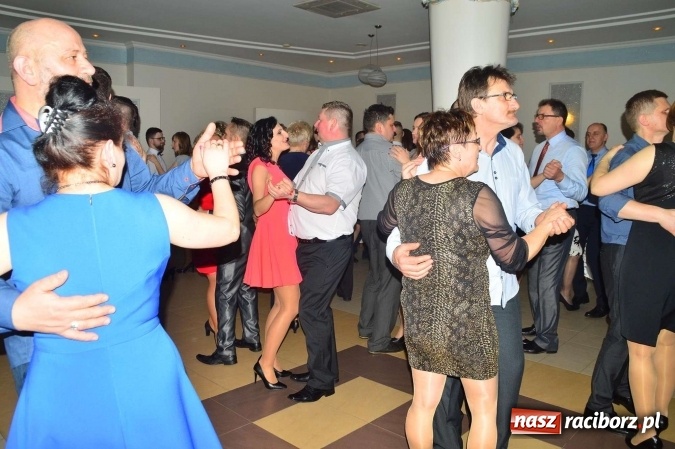Zdjęcie w galerii na portalu naszraciborz.pl: Zabawa do białego rana, czyli z wizytą na balu charytatywnym ZSS wiadomości z regionu