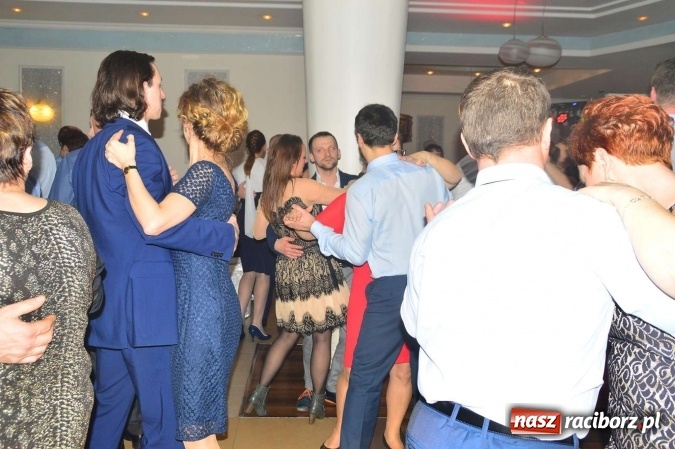 Zdjęcie w galerii na portalu naszraciborz.pl: Zabawa do białego rana, czyli z wizytą na balu charytatywnym ZSS wiadomości z regionu