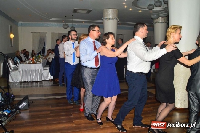 Zdjęcie w galerii na portalu naszraciborz.pl: Zabawa do białego rana, czyli z wizytą na balu charytatywnym ZSS wiadomości z regionu