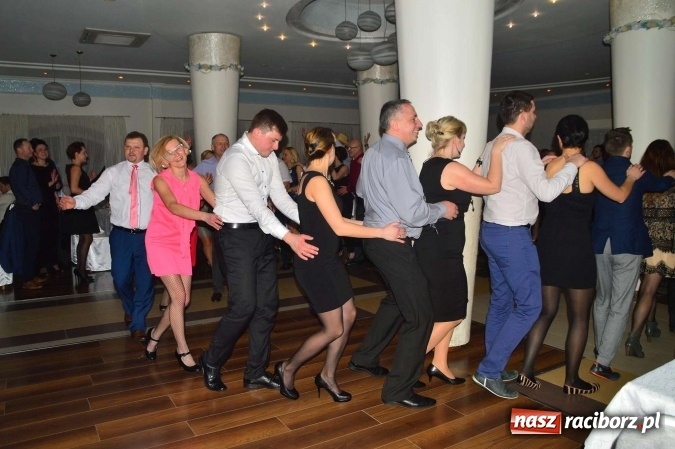 Zdjęcie w galerii na portalu naszraciborz.pl: Zabawa do białego rana, czyli z wizytą na balu charytatywnym ZSS wiadomości z regionu