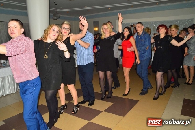 Zdjęcie w galerii na portalu naszraciborz.pl: Zabawa do białego rana, czyli z wizytą na balu charytatywnym ZSS wiadomości z regionu