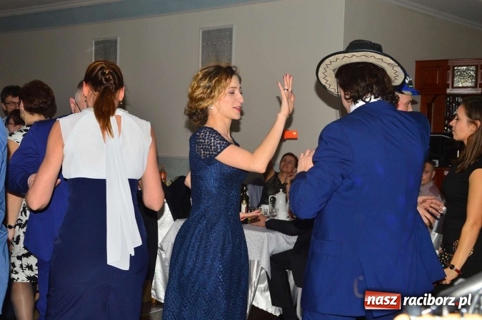 Zdjęcie w galerii na portalu naszraciborz.pl: Zabawa do białego rana, czyli z wizytą na balu charytatywnym ZSS wiadomości z regionu