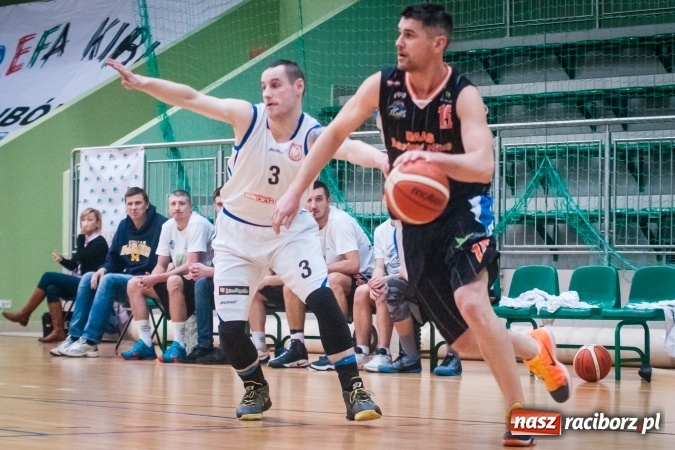 Zdjęcie w galerii na portalu naszraciborz.pl: Koszykówka: Ofensywa walczyła z liderem. Punkty pojechały do Bielska-Białej wiadomości z regionu
