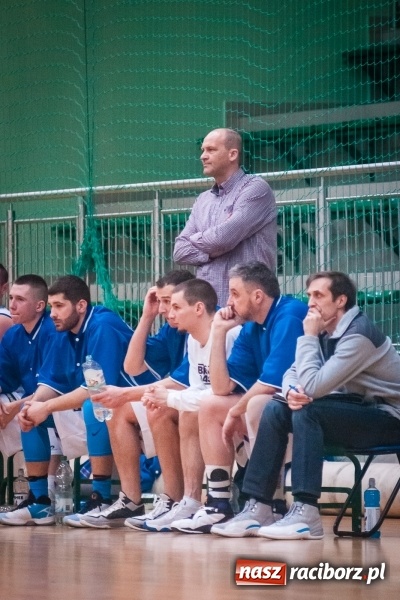 Zdjęcie w galerii na portalu naszraciborz.pl: Koszykówka: Ofensywa walczyła z liderem. Punkty pojechały do Bielska-Białej wiadomości z regionu