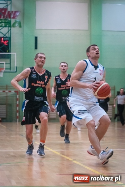 Zdjęcie w galerii na portalu naszraciborz.pl: Koszykówka: Ofensywa walczyła z liderem. Punkty pojechały do Bielska-Białej wiadomości z regionu