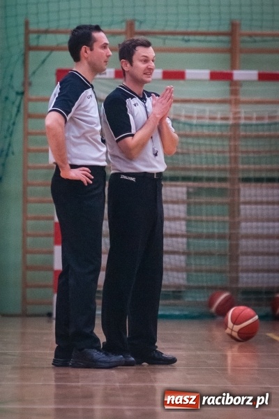 Zdjęcie w galerii na portalu naszraciborz.pl: Koszykówka: Ofensywa walczyła z liderem. Punkty pojechały do Bielska-Białej wiadomości z regionu