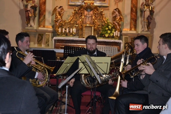 Zdjęcie w galerii na portalu naszraciborz.pl: Muzyka nie zna granic - polskie i czeskie chóry wystąpiły w Krzyżanowicach wiadomości z regionu