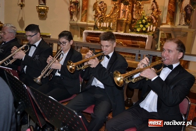 Zdjęcie w galerii na portalu naszraciborz.pl: Muzyka nie zna granic - polskie i czeskie chóry wystąpiły w Krzyżanowicach wiadomości z regionu